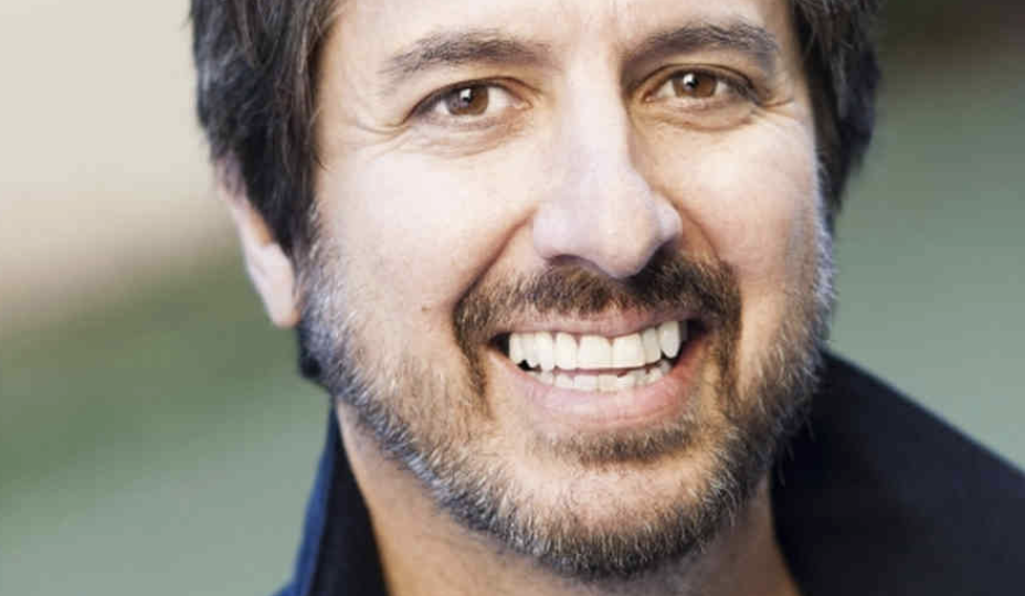 Ray Romano, star of "Everybody Loves Raymond" and other comedians are volunteering their time to raise money for the nonprofit Harvest Home.